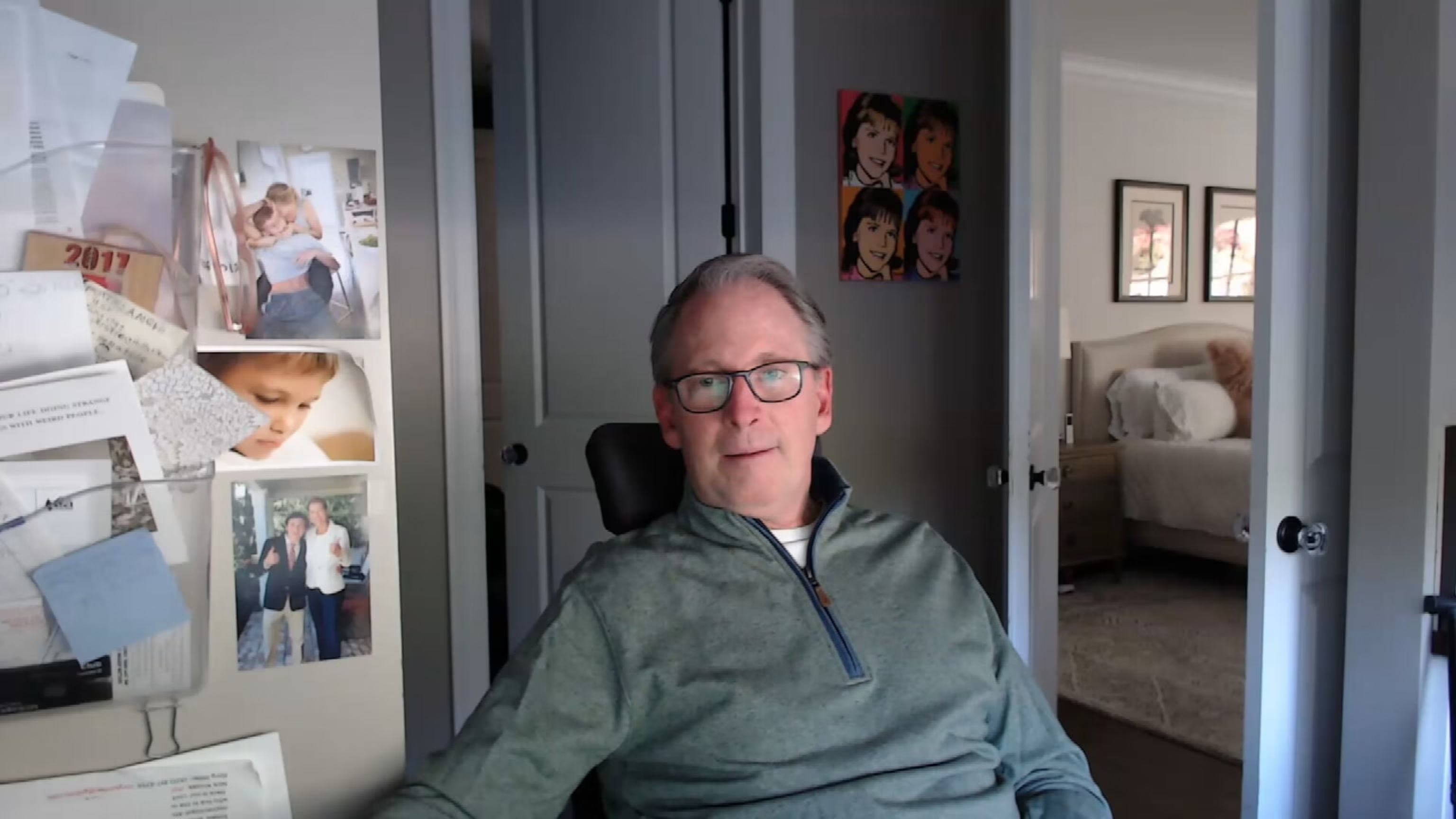 克里斯·巴爾 (Chris Barr) 向美國廣播公司新聞 (ABC News) 的威爾·里夫 (Will Reeve) 講述了他通過使用干細胞從癱瘓中恢復所取得的進展。 克里斯·巴爾 (Chris Barr) 向美國廣播公司新聞 (ABC News) 的威爾·里夫 (Will Reeve) 講述了他通過使用干細胞從癱瘓中恢復所取得的進展。