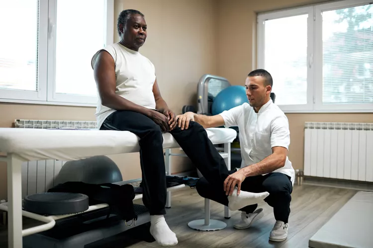 什么是退行性關(guān)節(jié)炎-癥狀、原因、癥狀和治療