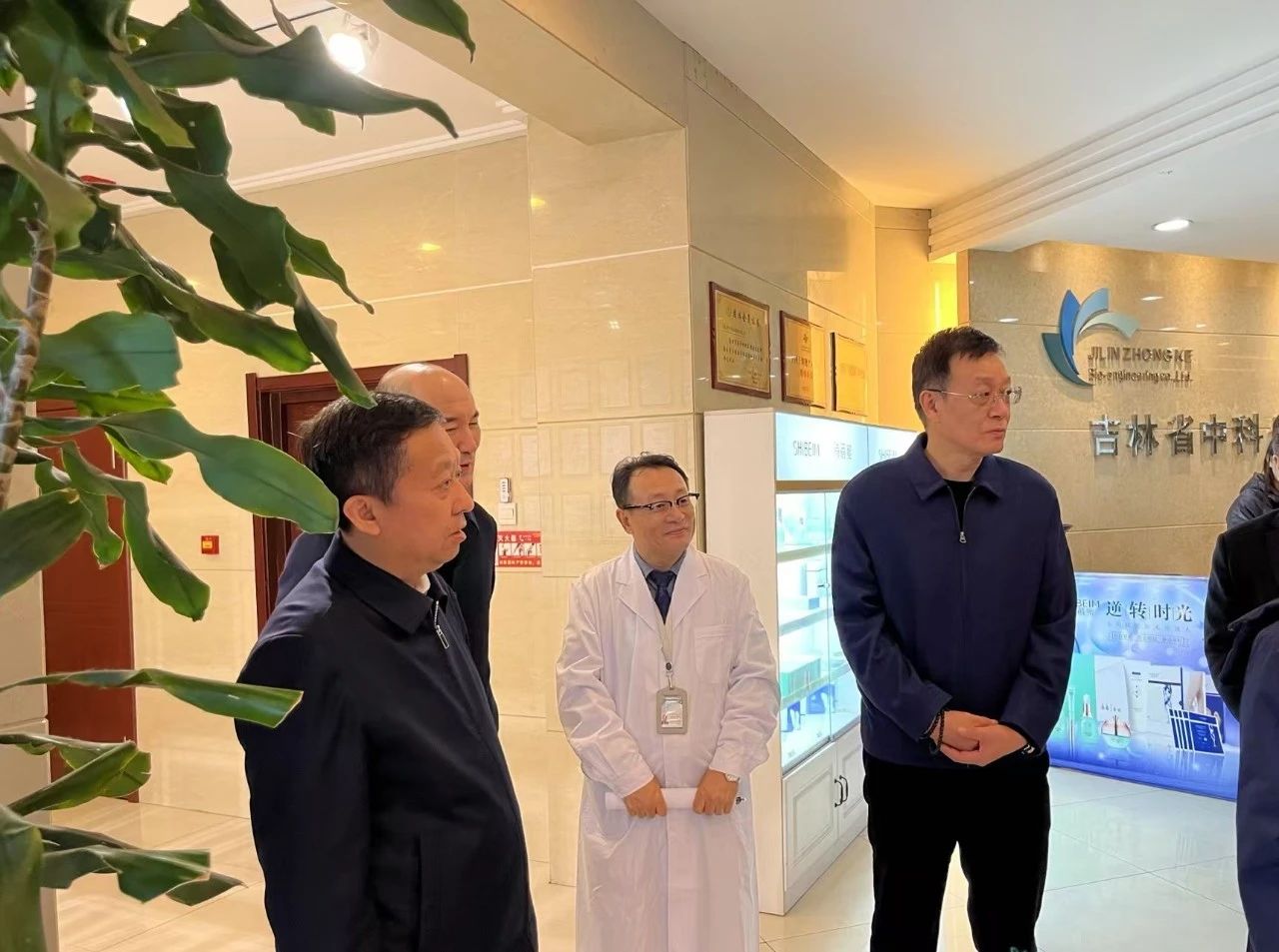 副省長(zhǎng)李國強(qiáng)一行參觀中科實(shí)驗(yàn)室